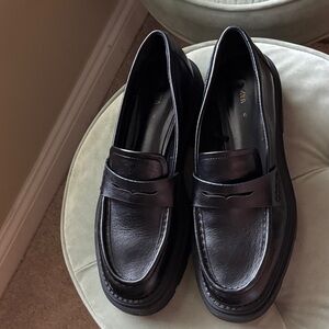 Zara Classic Black Slip-On Loafers lug soles size  EU40/9